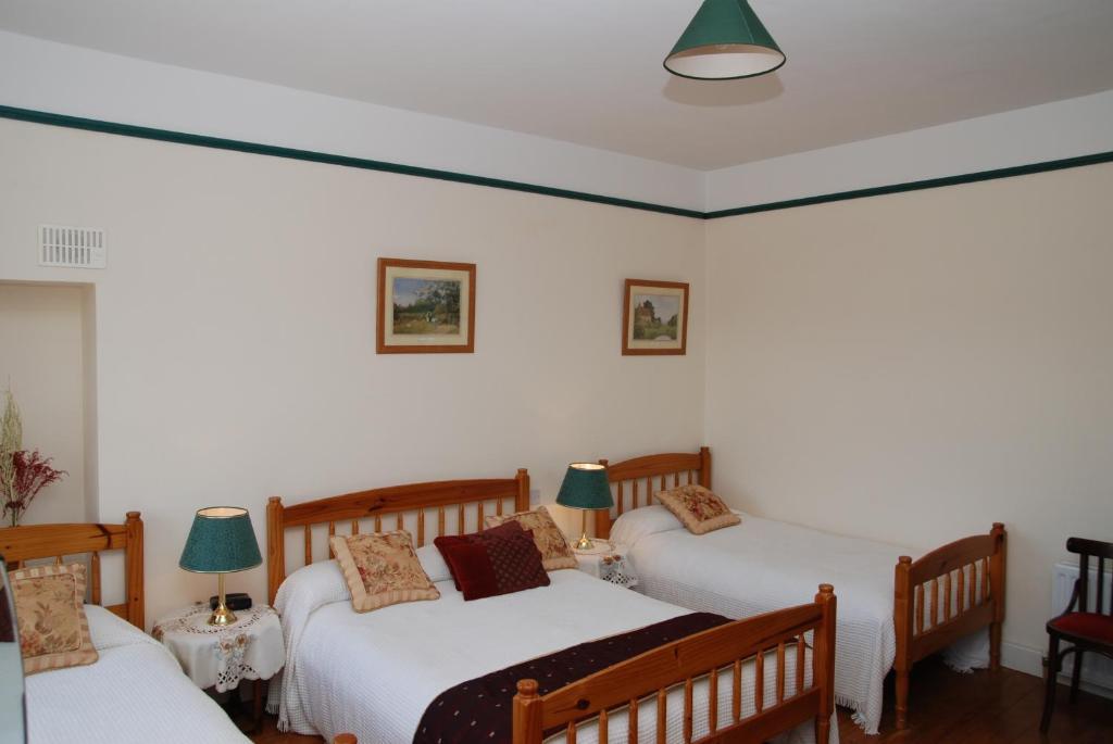 Kilburn House B&B Milltown  Room photo