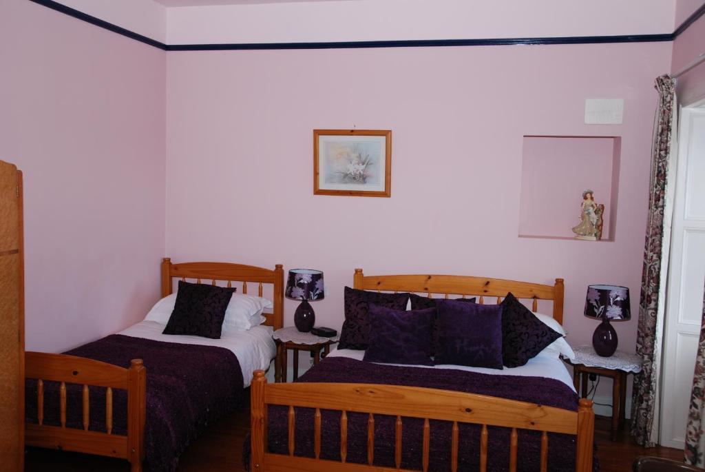 Kilburn House B&B Milltown  Room photo